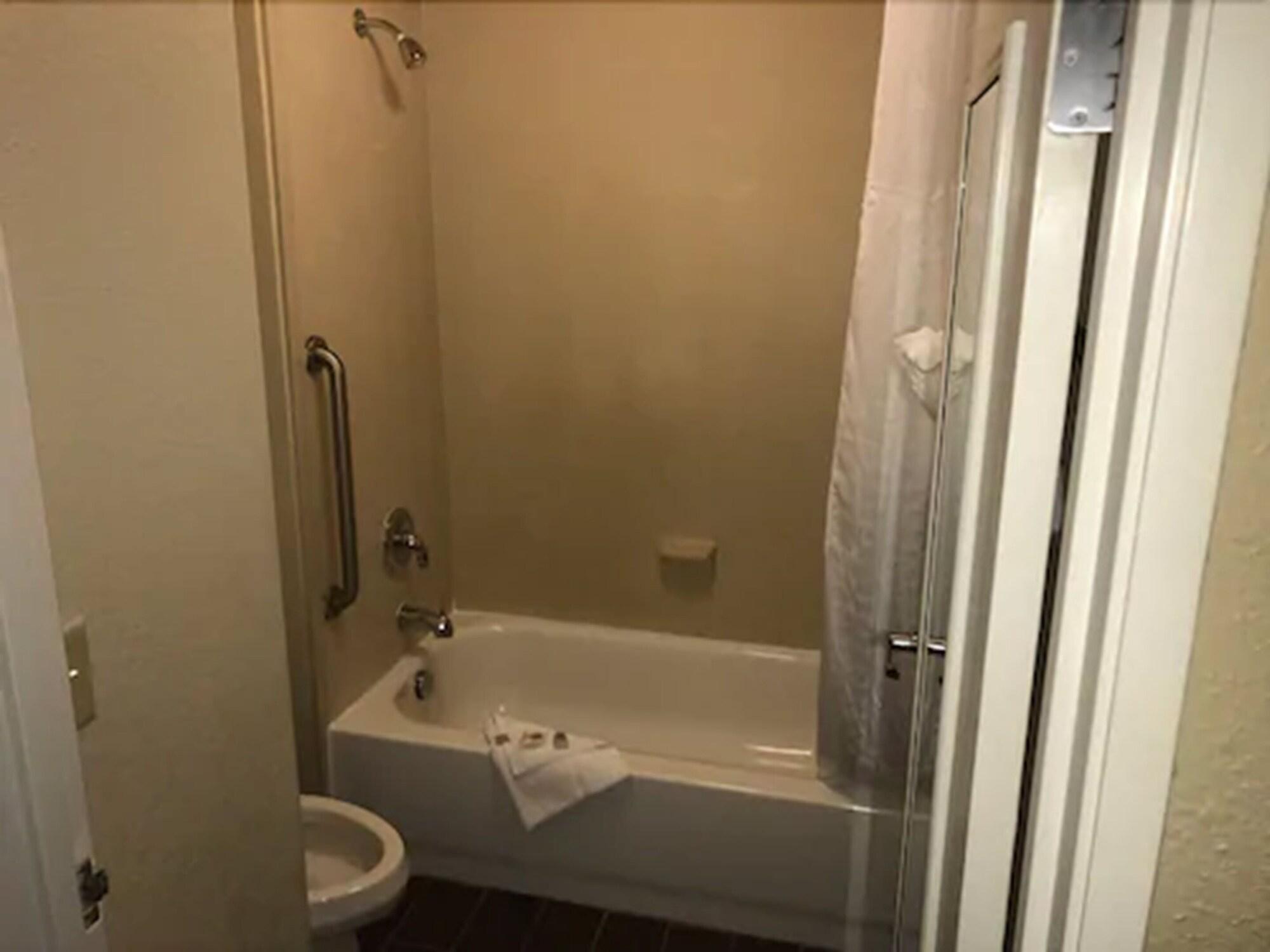 Quality Inn & Suites Ann Arbor Hwy 23 Екстер'єр фото