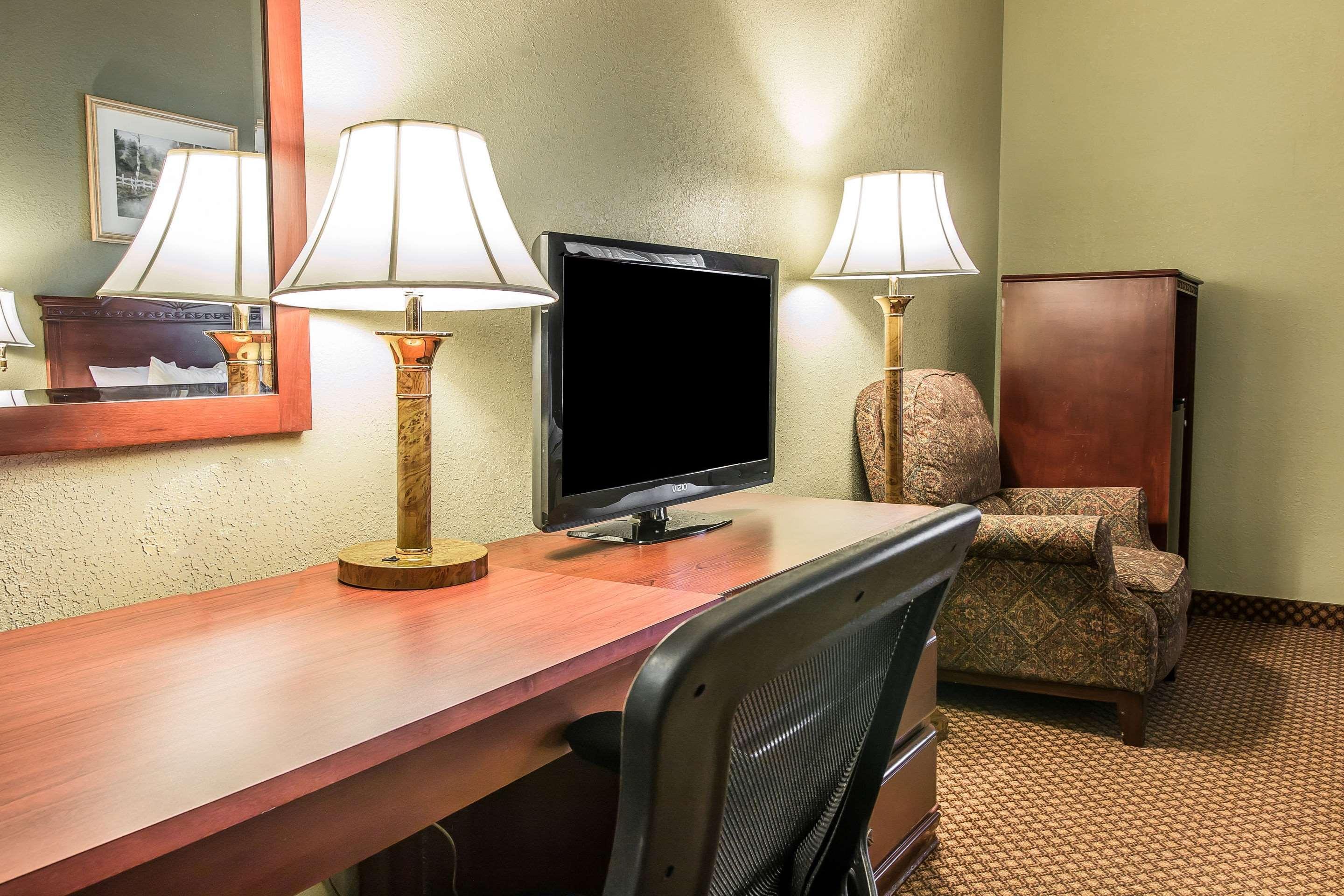 Quality Inn & Suites Ann Arbor Hwy 23 Екстер'єр фото