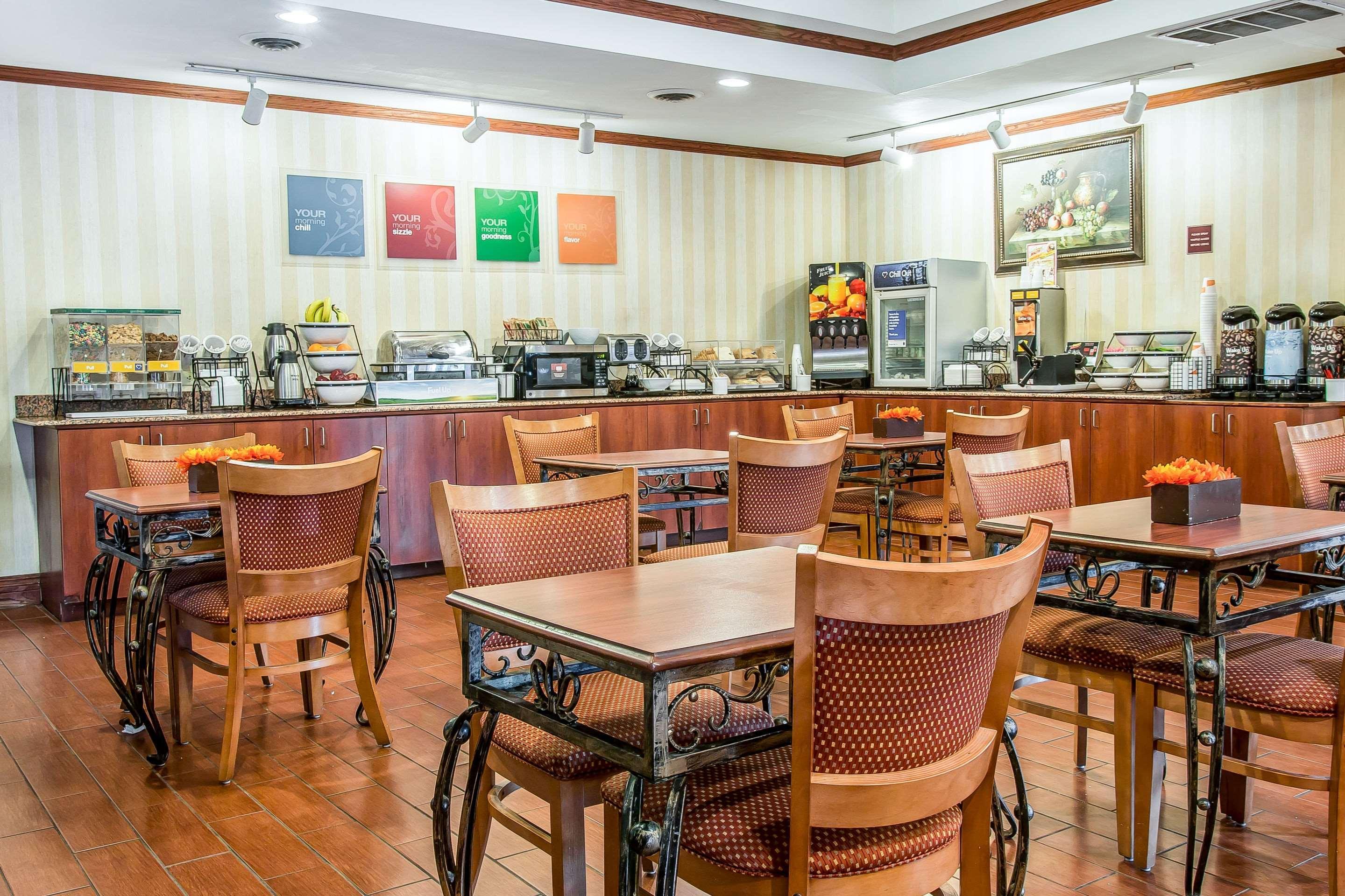Quality Inn & Suites Ann Arbor Hwy 23 Екстер'єр фото