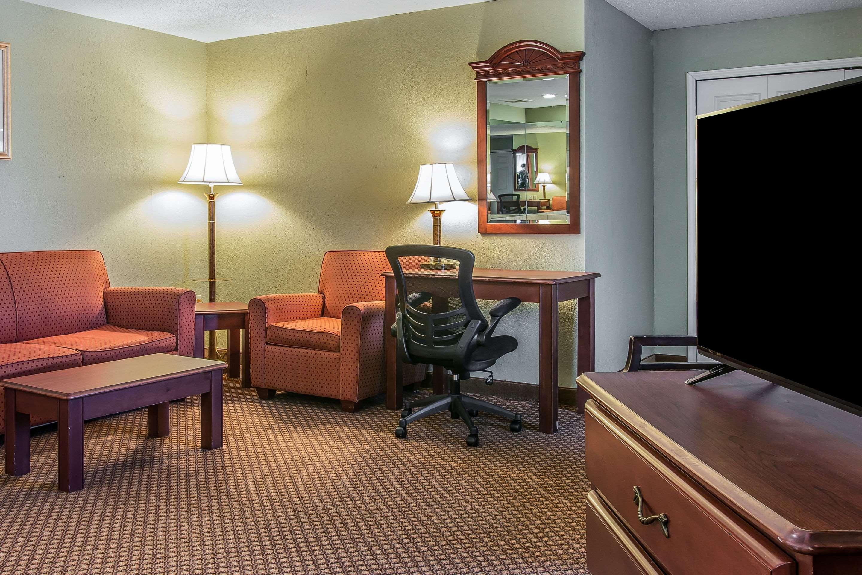 Quality Inn & Suites Ann Arbor Hwy 23 Екстер'єр фото