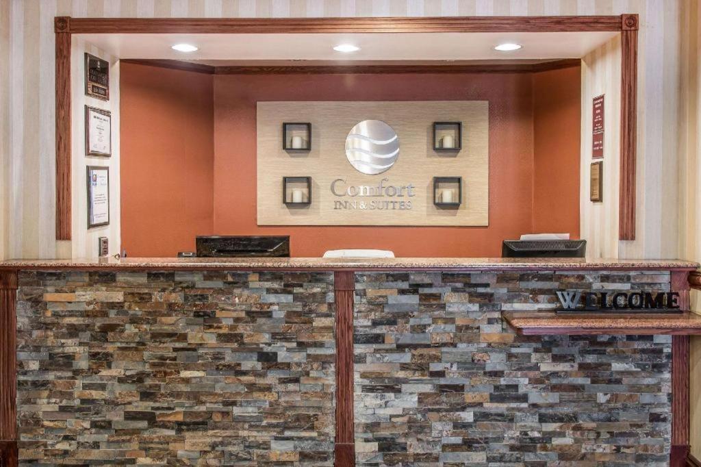 Quality Inn & Suites Ann Arbor Hwy 23 Екстер'єр фото