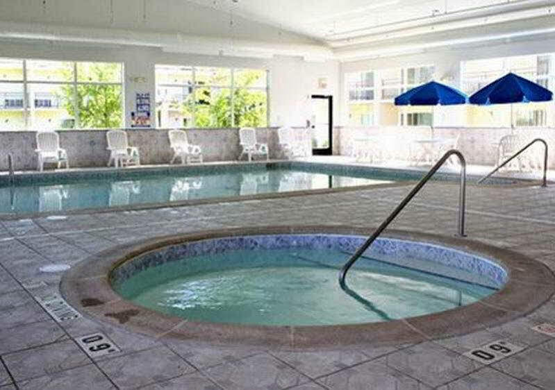 Quality Inn & Suites Ann Arbor Hwy 23 Екстер'єр фото
